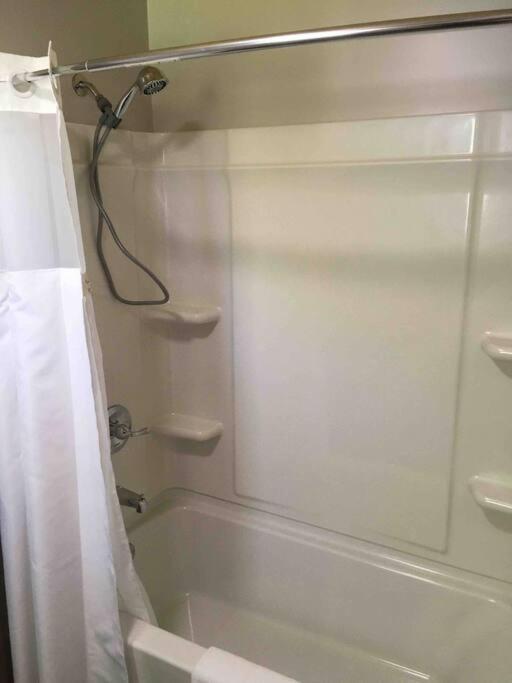 فيلا Caddy Corner Has A Hot Tub Just Outside Of Town فرنتش ليك المظهر الخارجي الصورة